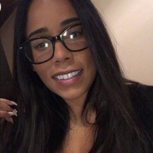 Meet your Posher, Vanessa